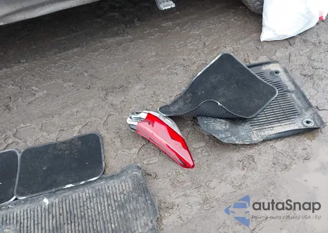 2019 Toyota Highlander Le z USA, uszkodzony, nr VIN 5TDBZRFH6KS734111